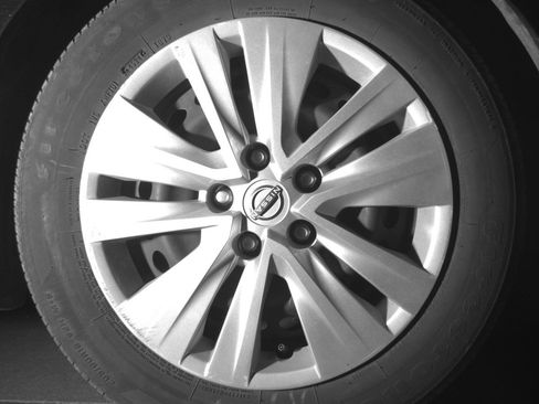 Used 2025 Nissan Sentra S FWD image 13