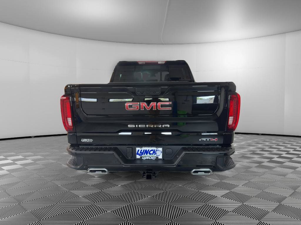Used 2025 GMC Sierra 1500 AT4 w/ AT4 Premium Package AWD/4WD image 4