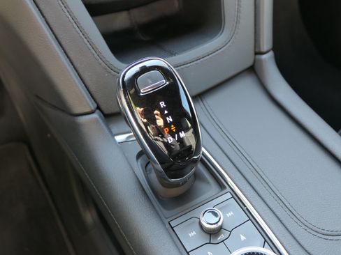 Certified 2024 Cadillac XT5 Premium Luxury FWD image 22