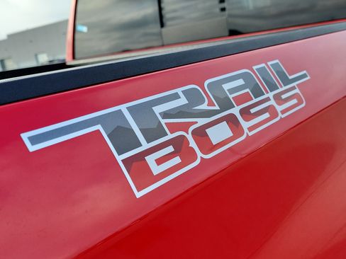 Used 2019 Chevrolet Silverado 1500 LT Trail Boss image 8