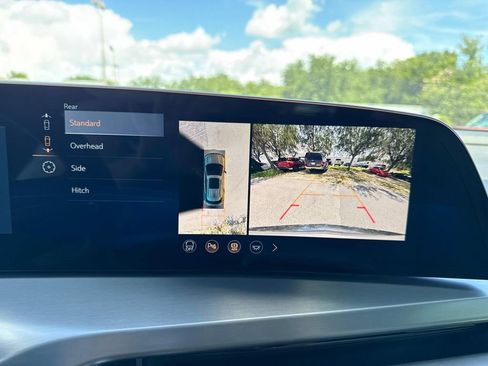 New 2026 Cadillac Vistiq Luxury image 22