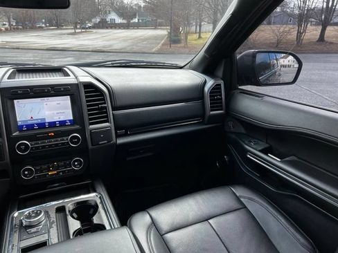 Used 2020 Ford Expedition XLT w/ Equipment Group 202A RWD image 25