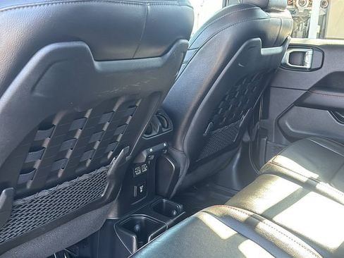 Used 2021 Jeep Gladiator Rubicon AWD/4WD image 31