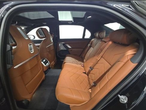 Used 2023 BMW 760i xDrive AWD/4WD image 6