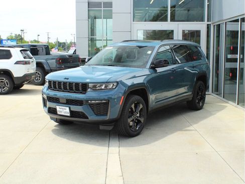 New 2026 Jeep Grand Cherokee L Limited w/ Limited Altitude Package AWD/4WD image 3