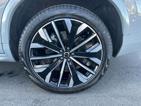 Used 2025 Volvo XC90 B5 Plus image 9