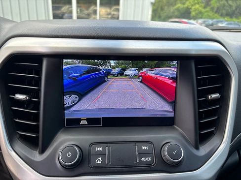 Used 2023 GMC Acadia SLT image 21