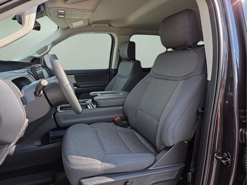 New 2025 Ford Expedition Active image 16