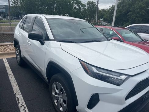 Used 2023 Toyota RAV4 LE FWD image 3