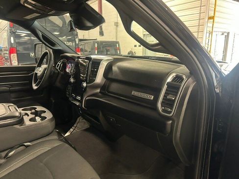 Used 2025 RAM 2500 Big Horn AWD/4WD image 7