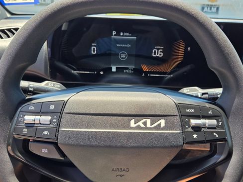 Used 2025 Kia K4 FWD image 24