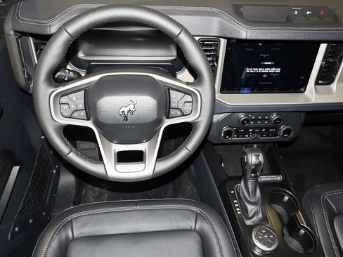 New 2025 Ford Bronco Outer Banks image 16