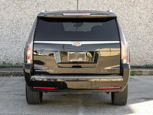 Used 2019 Cadillac Escalade ESV Premium Luxury image 10