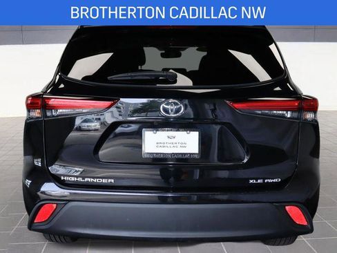 Used 2023 Toyota Highlander XLE image 15