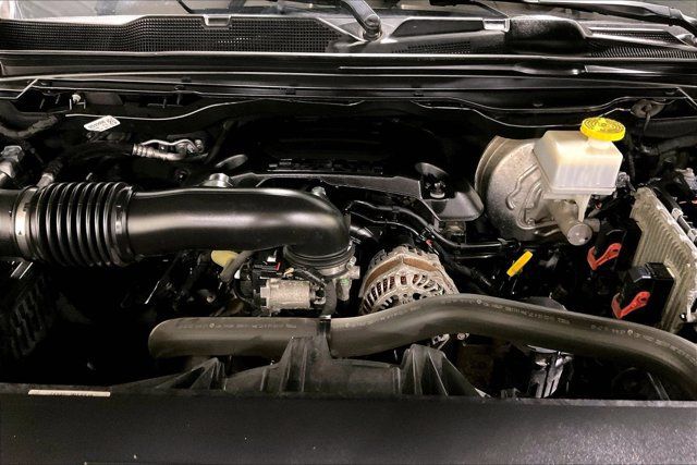 Used 2019 RAM 1500 Laramie AWD/4WD image 10