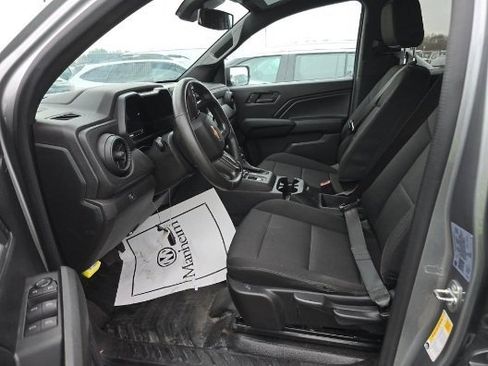 Used 2023 Chevrolet Colorado W/T image 3