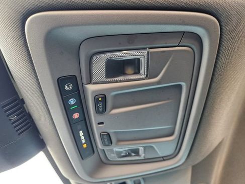 Used 2022 Chevrolet Silverado 1500 LT RWD image 28