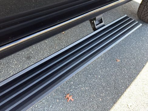 Used 2023 GMC Sierra 2500 Denali w/ Denali Ultimate Package image 18