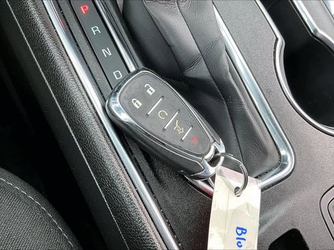 Used 2023 Chevrolet Traverse LT image 15