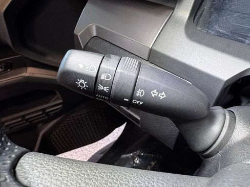 Used 2025 Toyota Tacoma SR5 image 28