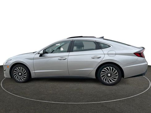 Used 2023 Hyundai Sonata SEL FWD image 2