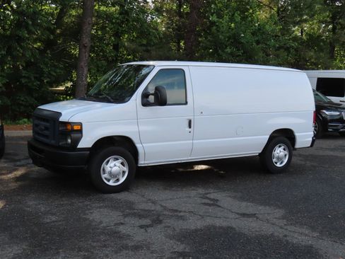 Used 2014 Ford E-150 and Econoline 150 RWD image 2