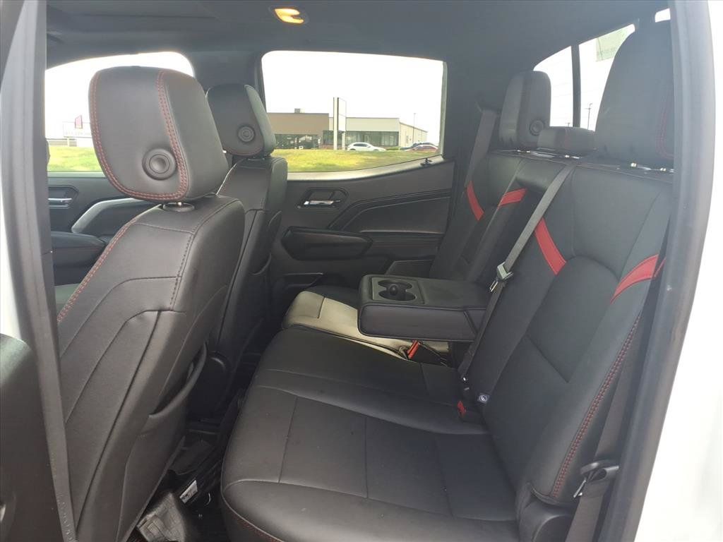 Used 2024 Chevrolet Colorado Z71 w/ Z71 Convenience Package 2 AWD/4WD image 28