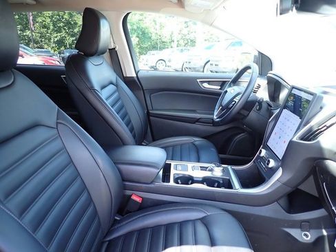 Certified 2022 Ford Edge SEL w/ Convenience Package image 10