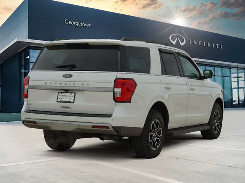Used 2024 Ford Expedition XLT image 5