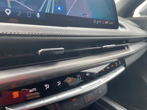 Used 2025 Cadillac XT4 Premium Luxury FWD image 11