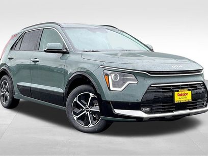 New 2025 Kia Niro SX