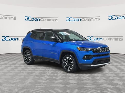 Used 2024 Jeep Compass Limited w/ Sun and Sound Group AWD/4WD image 2