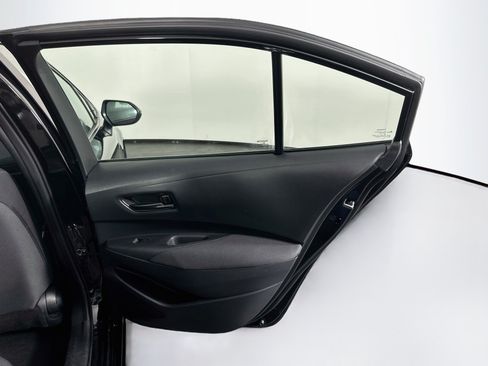 Used 2025 Toyota Corolla LE FWD image 28