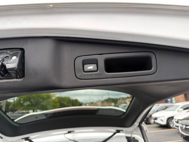 Used 2022 Honda CR-V EX-L image 16