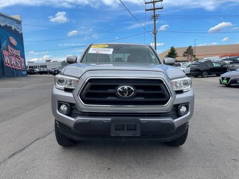 Used 2020 Toyota Tacoma SR5 AWD/4WD image 5