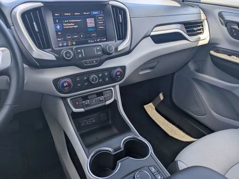 Used 2024 GMC Terrain SLT FWD image 24