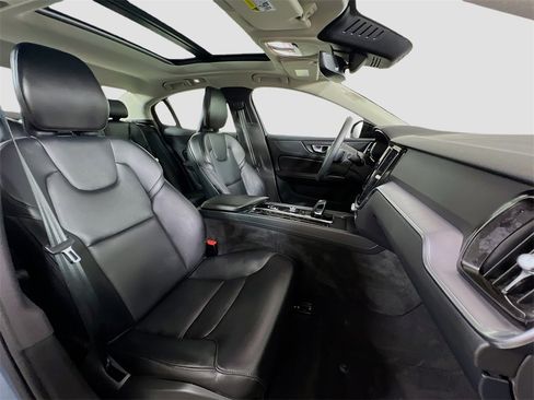Used 2023 Volvo S60 B5 Core image 28