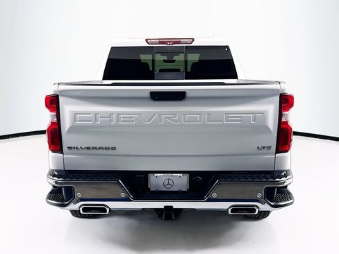 Used 2021 Chevrolet Silverado 1500 LTZ w/ LTZ Premium Package AWD/4WD image 6