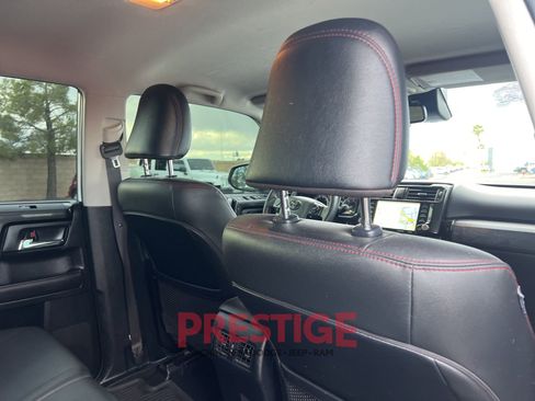 Used 2020 Toyota 4Runner TRD Off-Road Premium AWD/4WD image 22