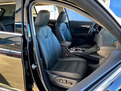 Used 2021 Buick Envision Essence w/ Technology Package I image 9