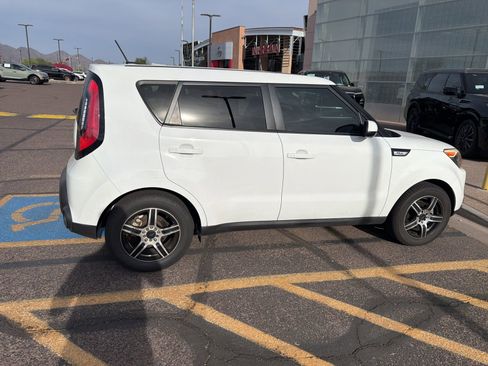 Used 2015 Kia Soul FWD image 5