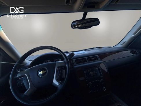Used 2011 Chevrolet Avalanche LTZ AWD/4WD image 23