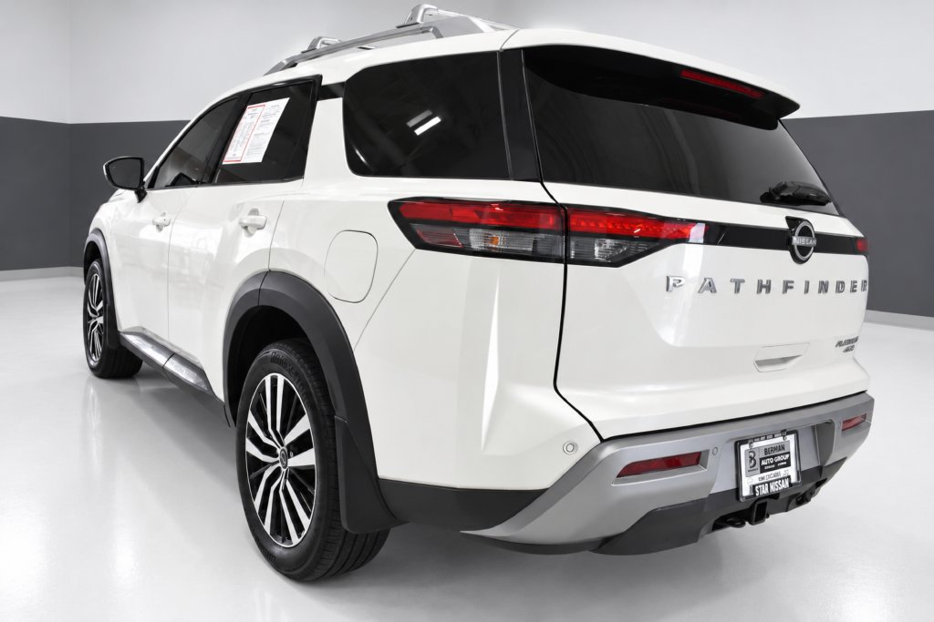 Certified 2024 Nissan Pathfinder Platinum AWD/4WD image 3