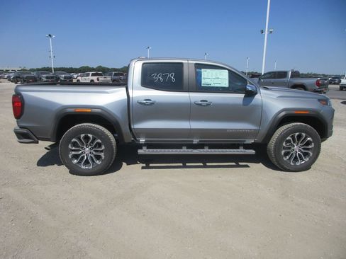 New 2026 GMC Canyon Denali AWD/4WD image 3