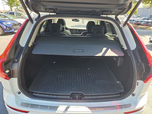 Used 2023 Volvo XC60 B5 Plus w/ Protection Package Premier image 28