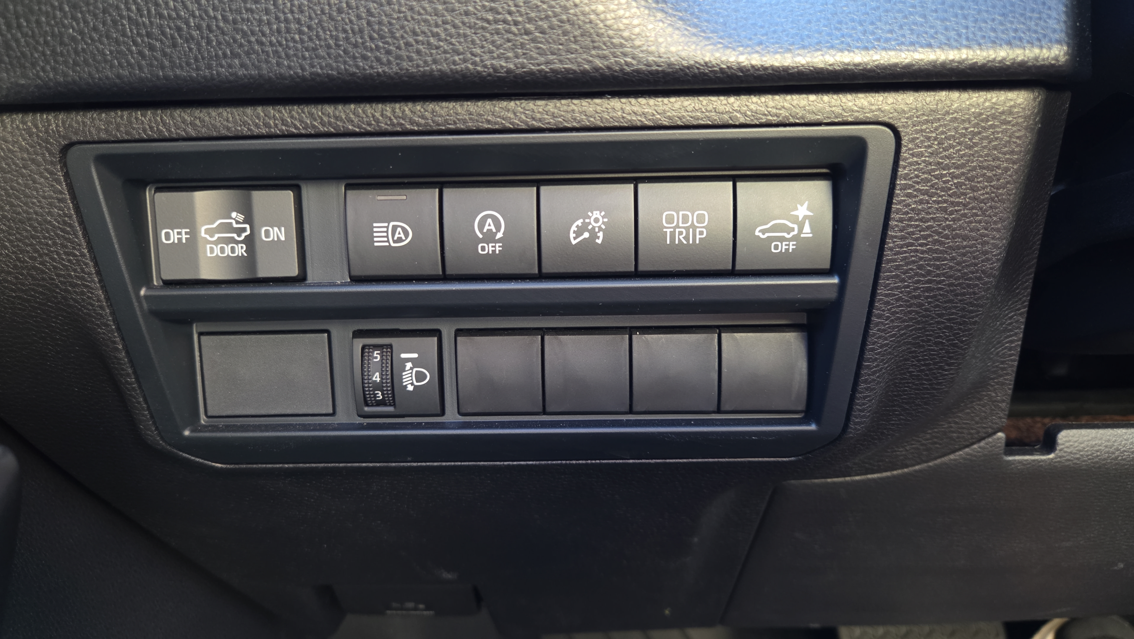 Certified 2026 Toyota Tundra SR5 w/ SR5 Premium Package RWD image 18