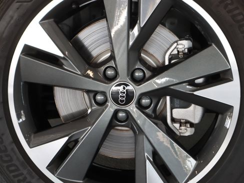 Certified 2024 Audi Q4 e-tron Premium Plus image 4