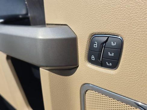 Used 2021 Ford F250 Lariat w/ Chrome Package image 24