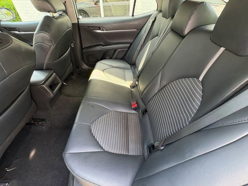 Used 2019 Toyota Camry SE image 18