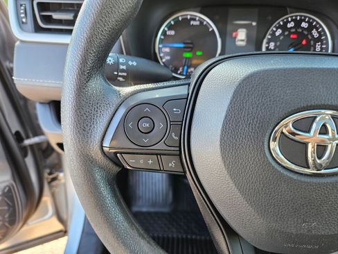 Used 2022 Toyota RAV4 XLE w/ Convenience Package image 18